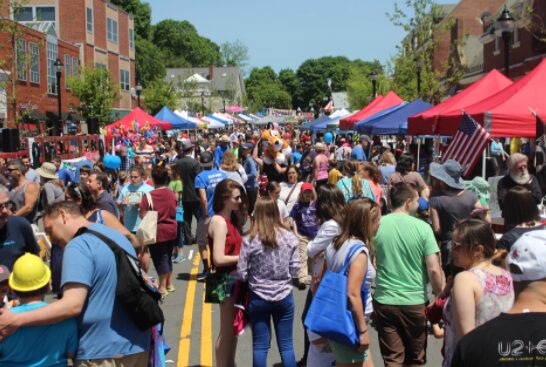 Busy street on Belmont Town Day